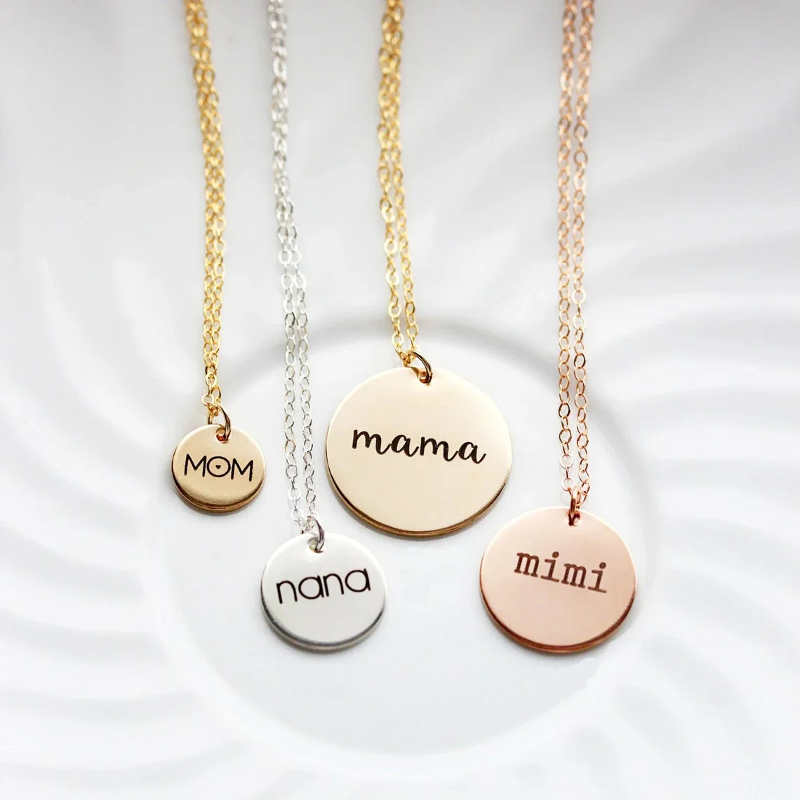 แกะสลักชื่อที่กําหนดเองวันที่ส - Birth Flower Necklace บทวิจารณ์และราคา